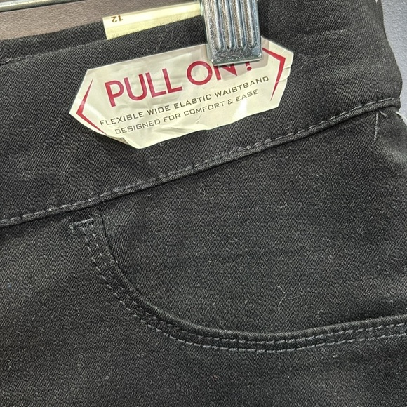 Sonoma Skinny Mid Rise,straight leg,stretch,pull on,elastic waistband jeans - Picture 3 of 8